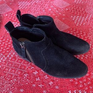 UGG Aureo II women's ankle boots Black Suede with Zipper Size 10